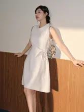 白色フレンチスタイルの無袖リボン付きワンピース【極上の柔らかさ・シンプルデザイン】