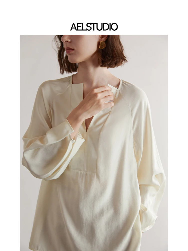 大人可愛い服 40代コーデの完全ガイド｜Vネックシャツで心の安定を実現