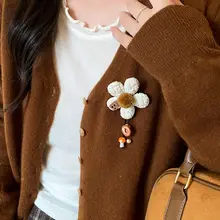 可愛いカートゥーン花モチーフブローチ【女性用・フワフワなデザイン・DIY装飾アクセサリー】