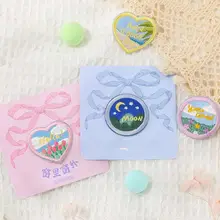 カートゥーン風の刺繍バッジ【DIY装飾用・衣服やバッグに貼れる・自粘着ペーパー】
