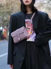 レザー製 ミニマルデザインのショルダーバッグ【春夏用・斜め掛け・大人カジュアル】
