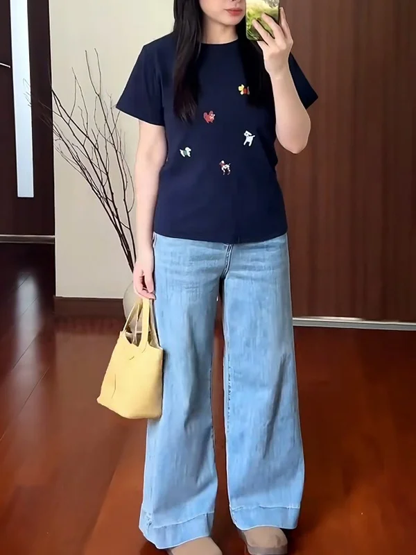 犬刺繍入りコットンTシャツ：通勤風のニッチデザインが夏に最適な理由