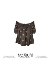 刺繍入りバルーン袖オフショルダートップス【キャラメルマキアート風・夏用・女性用】