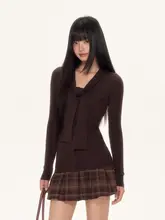 チェック柄プリーツニットワンピース【秋冬用・女性用・気品あるデザイン】