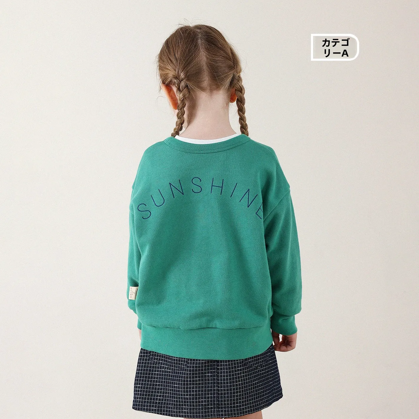 子供用カートゥーンデザインのコットンパーカー：シンプルで可愛い服の秋の定番としての実用性