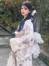 淡い花模様の二部式和服【伝統的なデザイン・吊りスカート】（セットアップ対応）