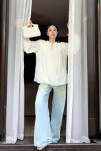 周淼 ザホウ 水洗い加工のクラシックデザイン ワイドレッグデニムパンツ【フラワープリント・フィット】