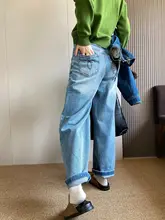 爽やかな浅い青のワイドレッグジーンズ【高腰・ルーズフィット・カジュアルスタイル】
