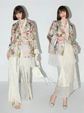 透け感のあるオーガンジーと不規則なスリットデザインの半身スカート【華やかさと女性らしさが引き立つ】