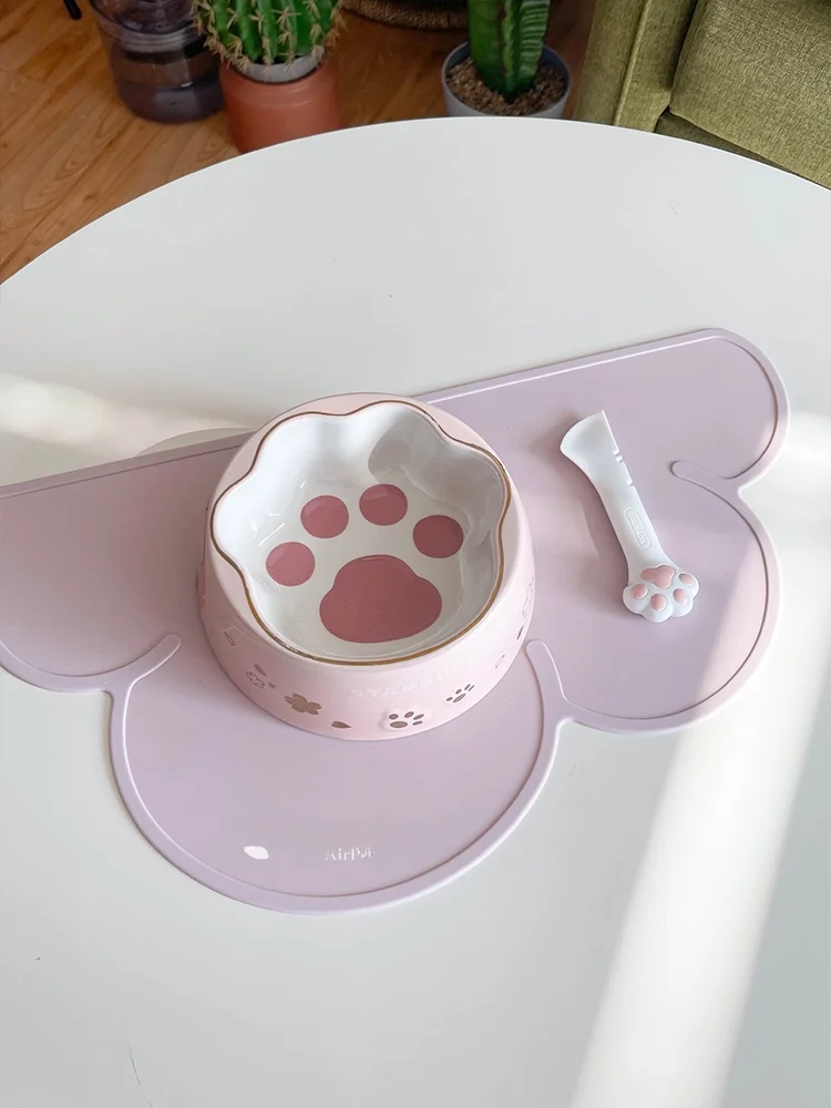 ロマンティックな桜デザインの猫用陶器ボウルは、安全で衛生的な食器選びにどう活用するか