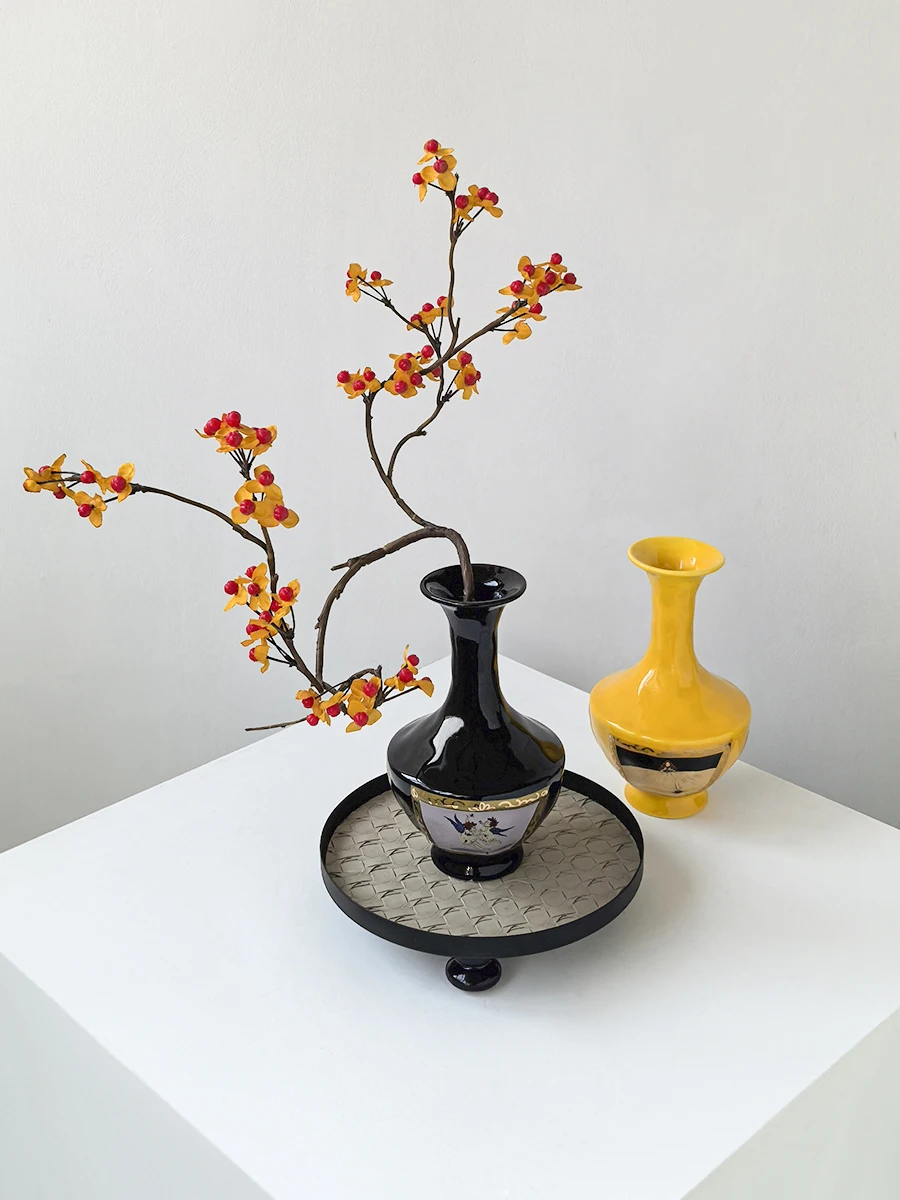 手描き陶器花瓶：简约现代风格のリビング向け高級花器選び方