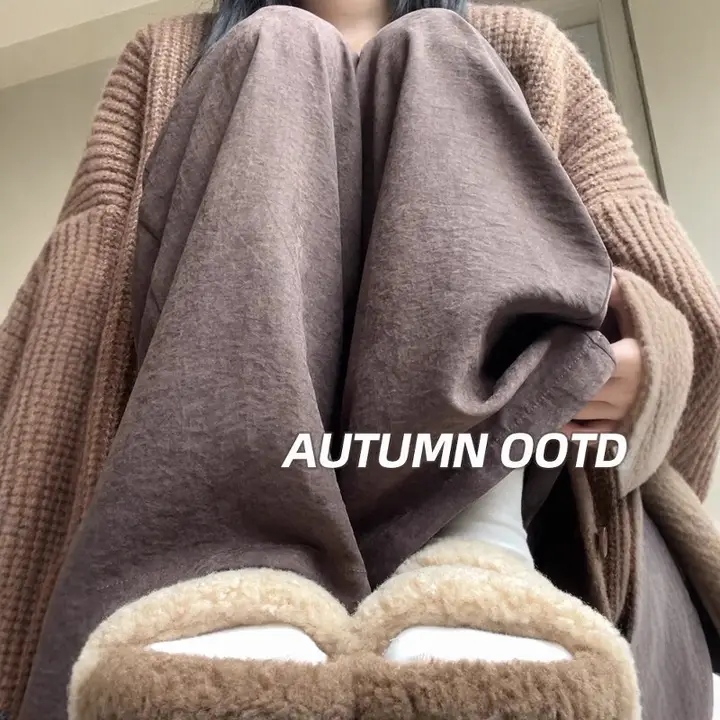 カラシ色の高腰ストレートパンツ【秋冬用・フリース裏地・シルエット】（セットアップ対応）