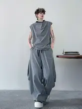 シンプルカラーのコントラストネックタンクトップとしたワイドパンツ【男性用・カジュアルスタイル・セットアップ対応】