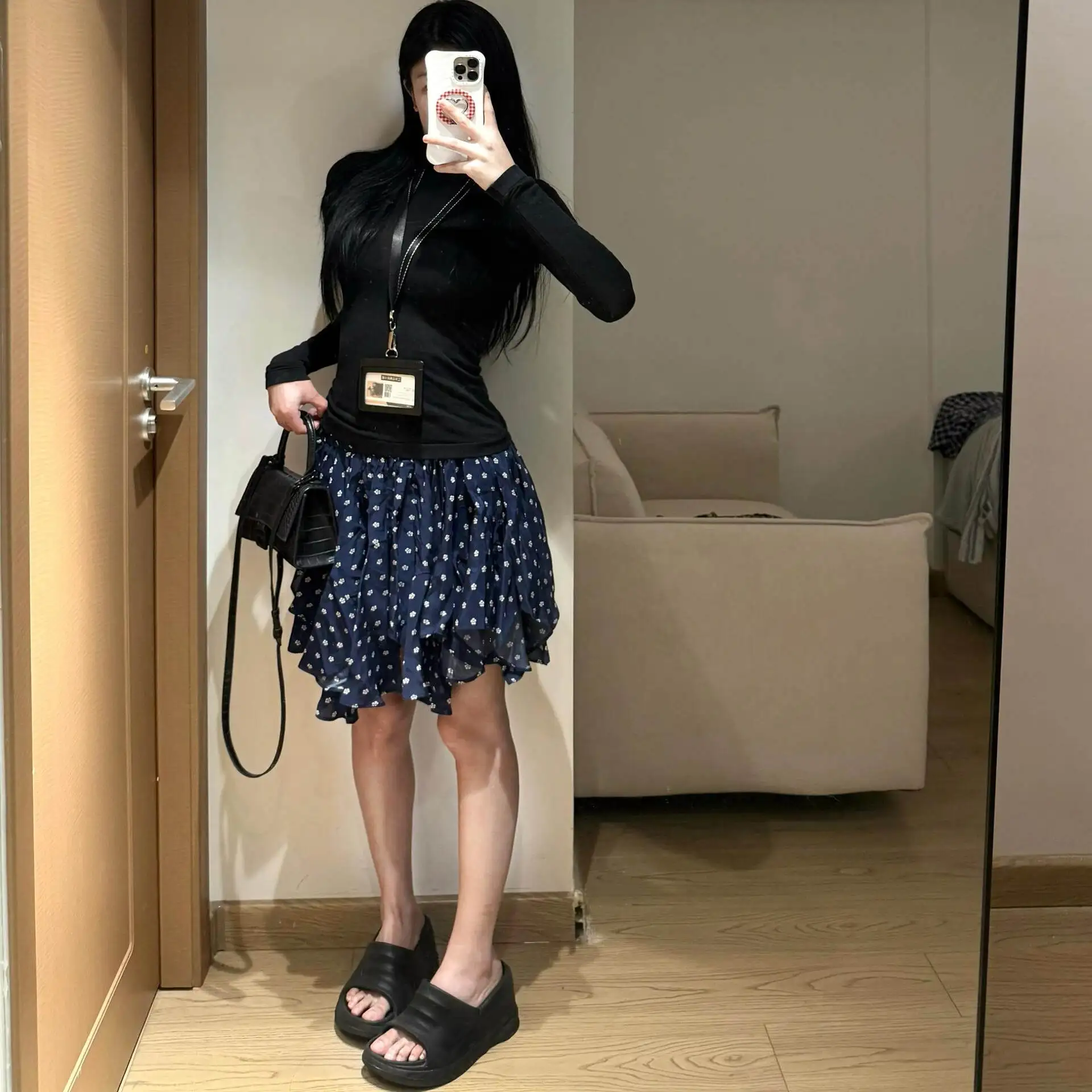 140サイズの女の子にぴったり！フランス風レトロ花柄スカートで失敗しない着こなしは？