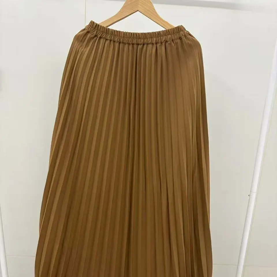 シンプルな無地デザイン！ウエストゴムのロングプリーツスカート【膝下丈・カジュアルスタイル・スカートアップ対応】 韓国系ファッションの代表アイテム