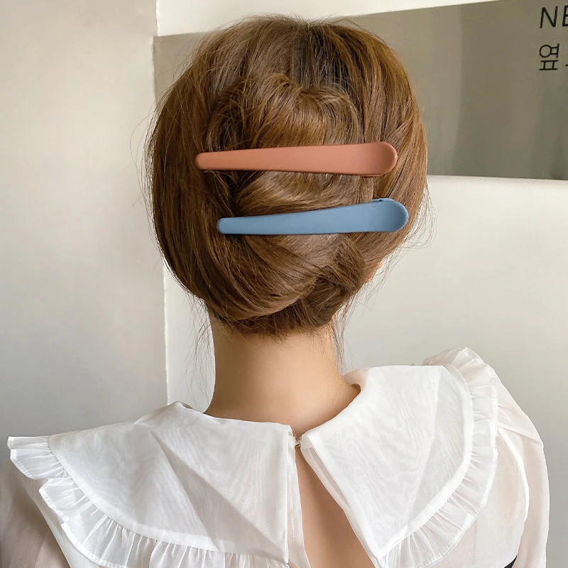 おでこ皮脂と前髪のケアで効果的な前髪固定アイテムとは？