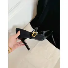 シンプルで上品！黒のマリージェーン風太ヒールハイヒール【レディース・スクエアトゥ・通勤用】