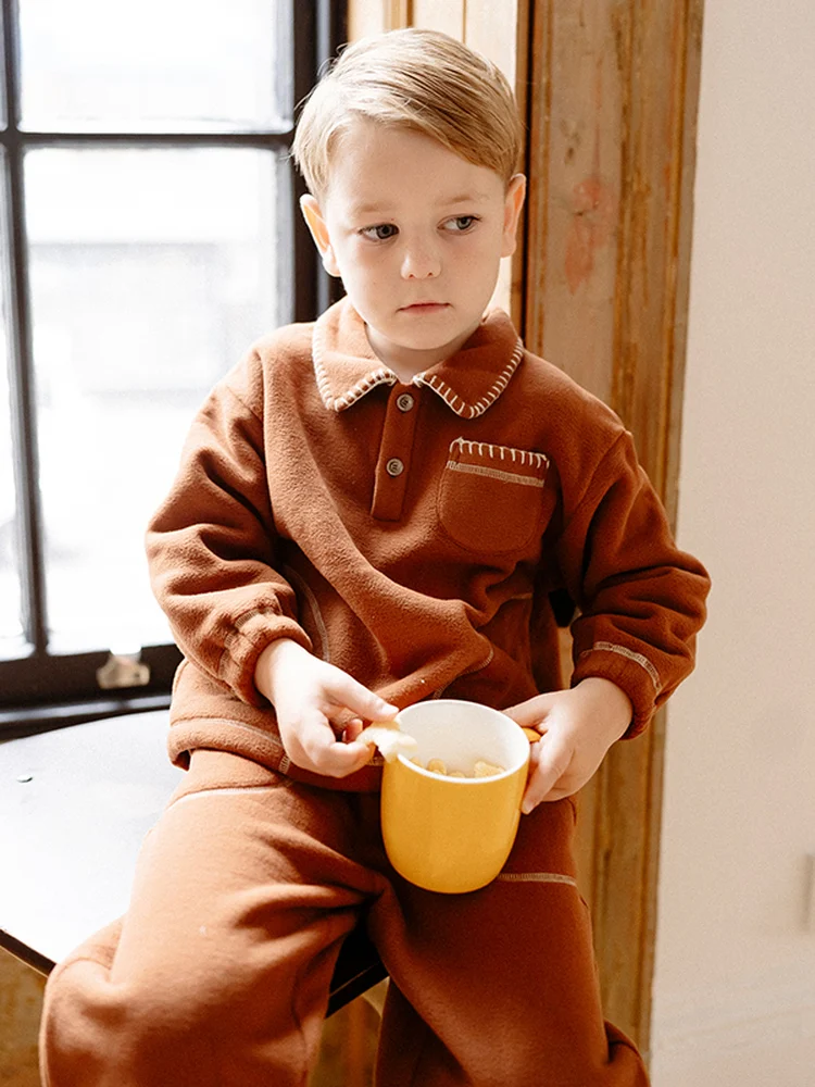 キッズ スエットをどう選ぶ？北欧風のシンプルさが、子どもの心を癒す理由