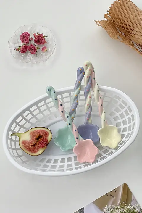 少女心をくすぐる花柄陶器スプーン【ロングハンドル・家庭用・インテリアデザイン】
