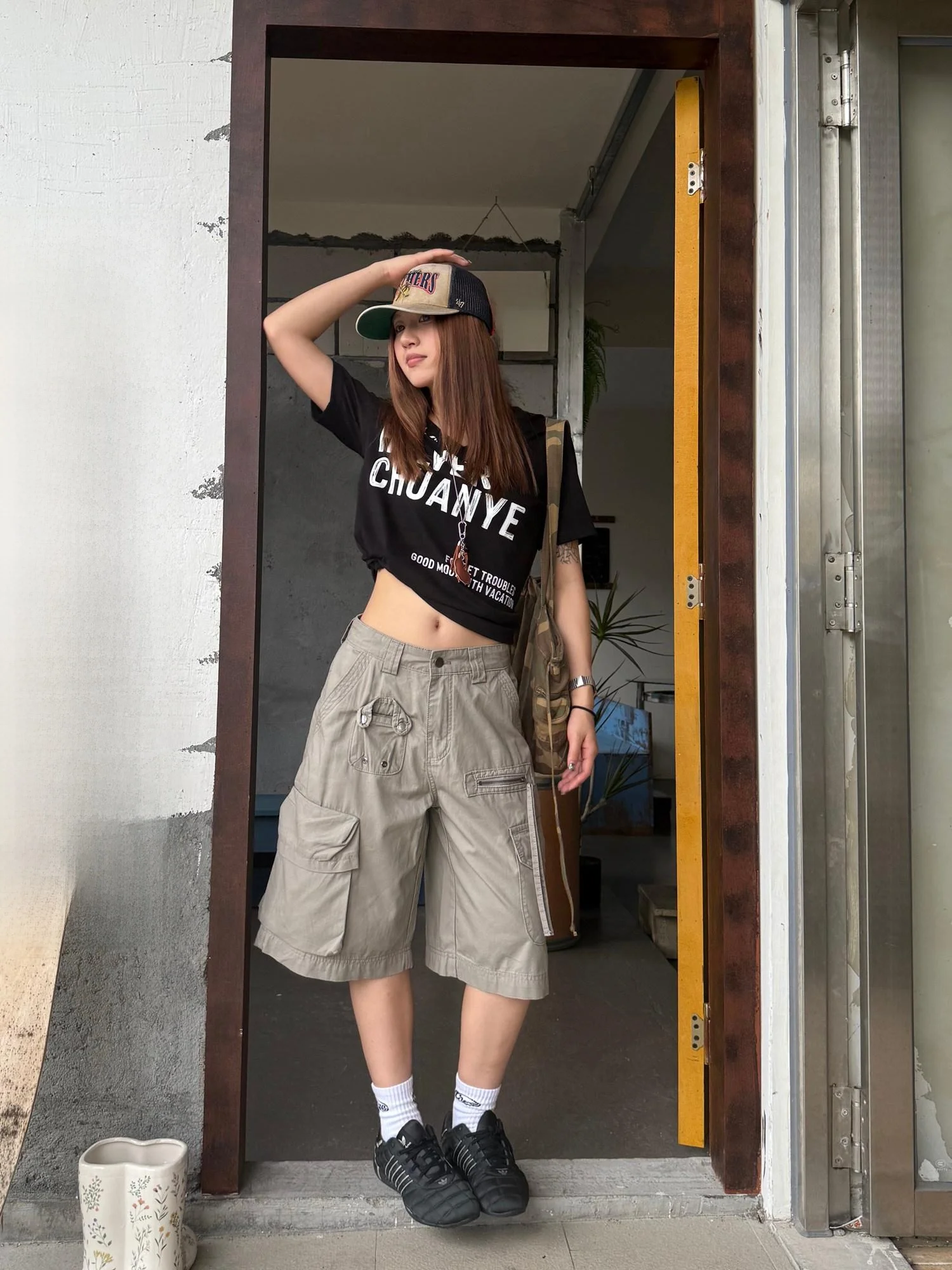 ユニセックス アメリカンレトロデザインのカーゴクロップドパンツ【多ポケット・フィット】（セットアップ対応）