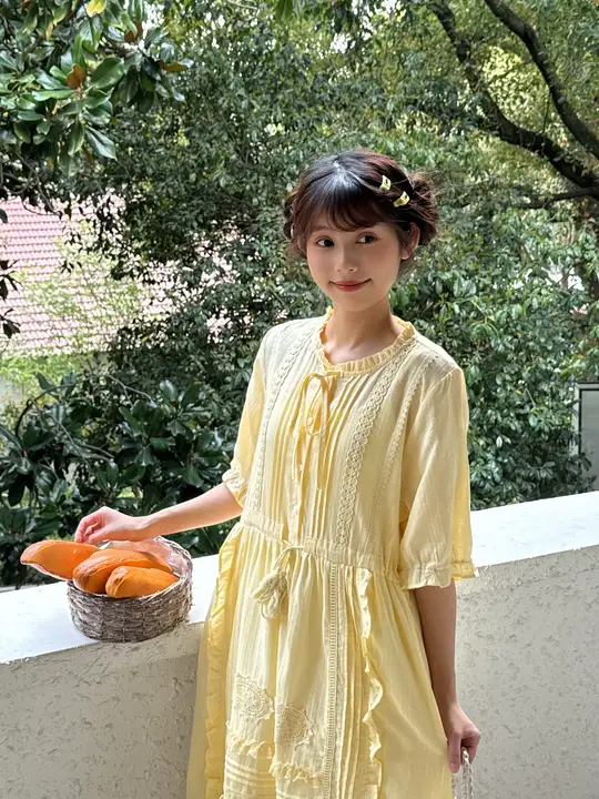 夏用フランス風の柔らかい少女向けクリームイエローのレース装飾ウエストマーク短袖ワンピース【プリンセススタイル・ロング丈】