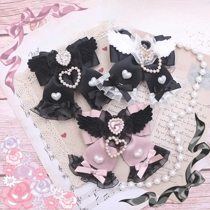 手作りの可愛らしいロリータデザイン ヘアクリップ【ハートとクリスタル付き・ウイングデザイン】