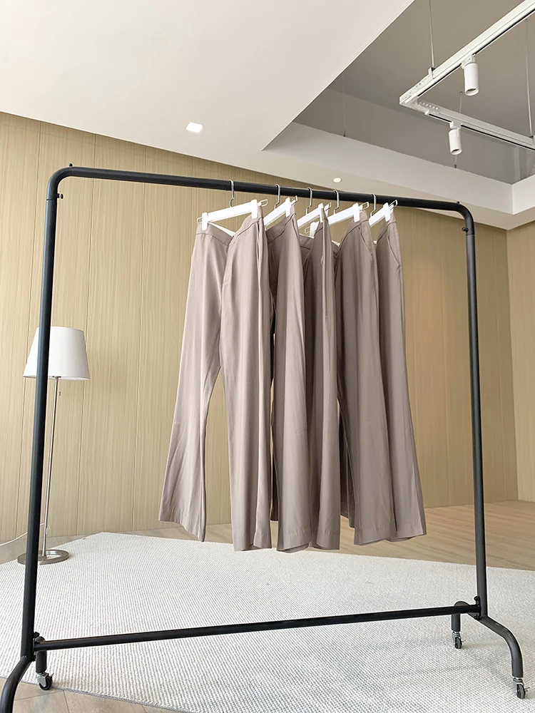 ビジネス ジーンズ 通勤用の高品質パンツとしてのUMOOIE/優慕伊モデルの実用性