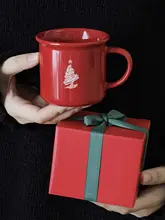 クリスマスギフトにぴったりなセラミックマグカップ【レッド・エナメル風デザイン】