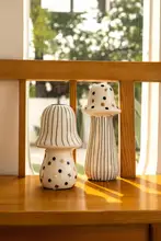 スチール製 マッシュルームデザインの陶器置物【子供部屋・シンプルモダン・インテリア装飾】