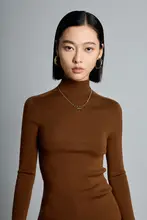 厚手のハイネックウールセーター【女性用・冬季・シームレス・タイトフィット・美しいデザイン】