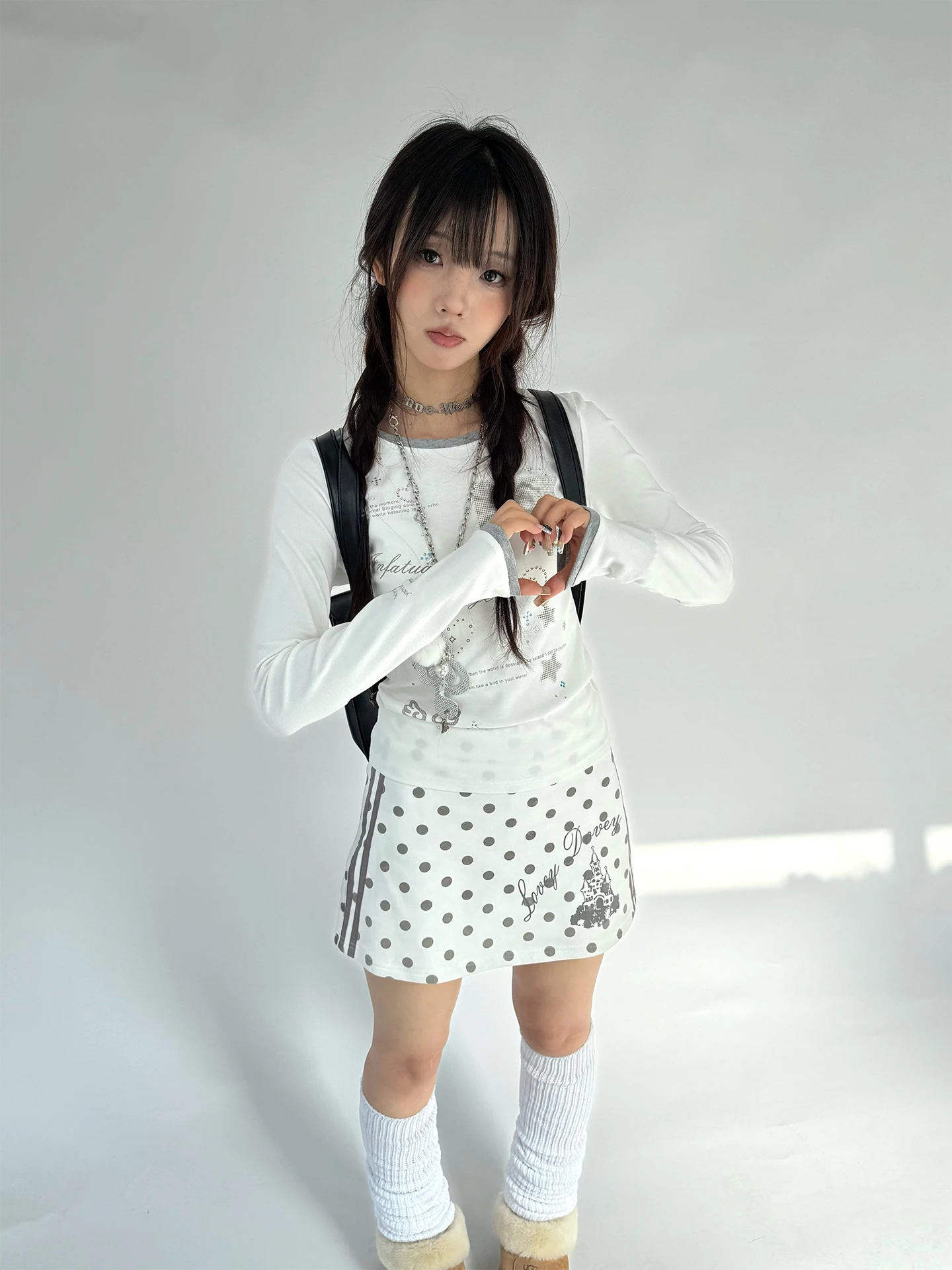 可愛いドット柄Aラインスカート：20代女性向け通 勤スタイルの実用性とデザイン特性