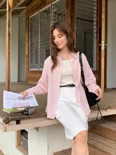 薄手麻素材の女性用長袖日焼け防止シャツ【ピンク・ゆったりシルエット・通勤用】