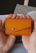 手作りの本革レトロ名刺入れ【植鞣牛皮・女性用・財布としても使用可】