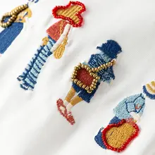 刺繍デザインの半袖コットンTシャツ【ラウンドネック・フィット】