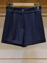 ボタン付きラウンドネックフリルデザインのアンティーク風デニムワイドレッグショートパンツ（セットアップ対応）