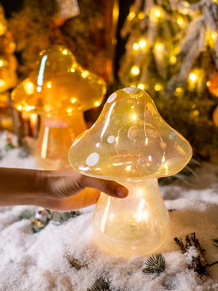 ガラス製きのこ型デスクライトSD30600：クリスマス部屋に最適な装飾照明の実用性と使い方