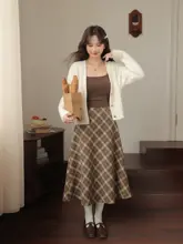 チェック柄のヴィンテージ風ハイウエストスカート【秋冬用・Aライン・ミディ丈】（セットアップ対応）