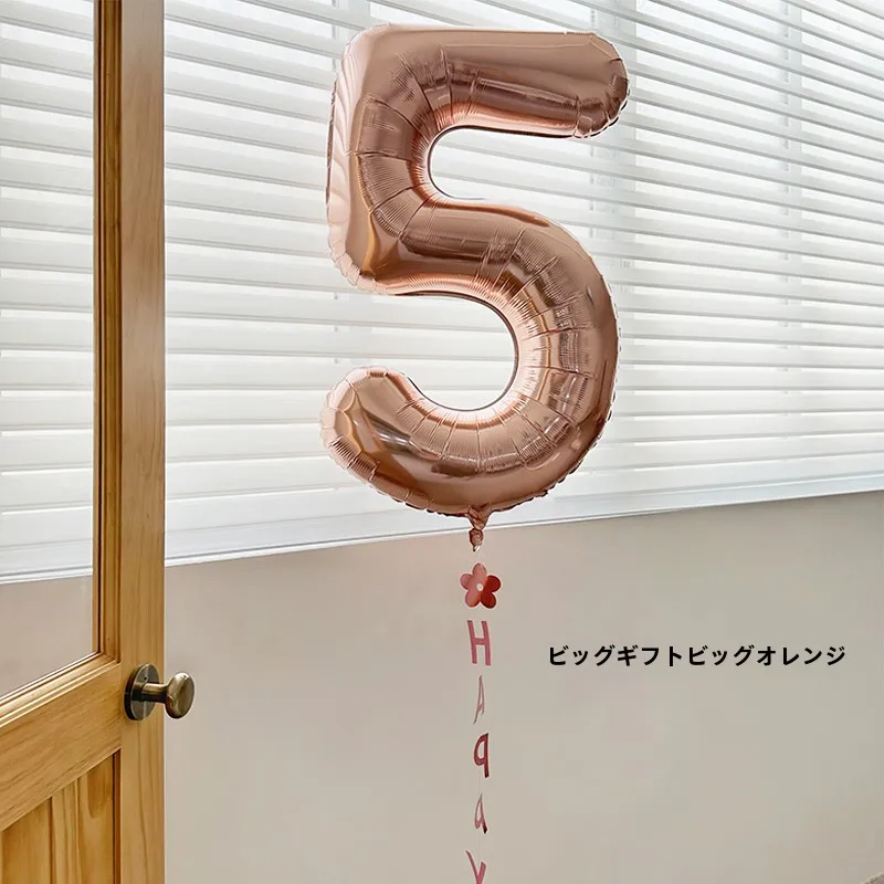 Happy Birthday カードをどう選ぶ？手作りで心を伝える、ちょっとした「飾り」が実は一番のプレゼントとは？