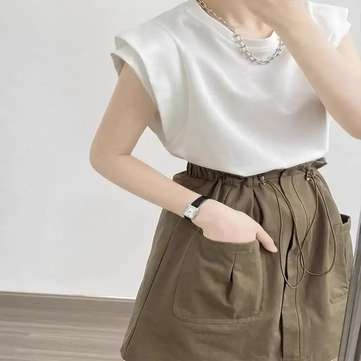 白色のショートスリーブTシャツ 女性 夏季 フィッティングスタイル ゆったり 多用途 ノースリーブ キャミソール 小さなフリル