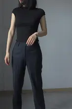 女性用通勤スーツパンツ【高級感・細身シルエット・ウール製・濃紺色】