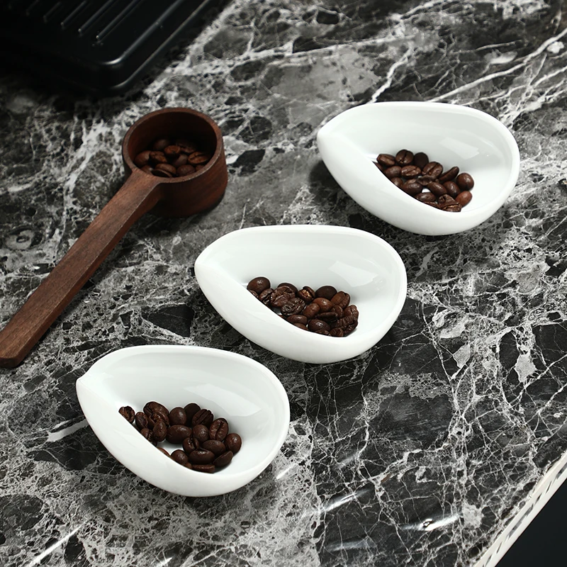 コーヒー豆計量皿：生豆・焙煎豆用の陶器製ディスプレイツール