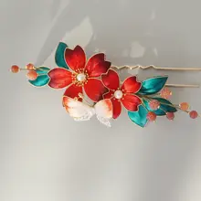 手作りシルク赤い桜と蝶の髪飾り【結婚式・髪型装飾用・女性向け】