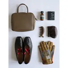 高級感のある本革製 ショルダーバッグ【シンプルデザイン・通勤用・スクエア型】