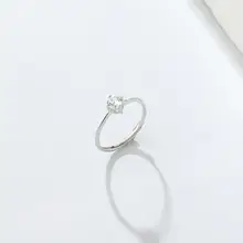 清新な輸入モサン石リング【S925銀・アートダイヤモンド・オープンデザイン・クラシック六爪】