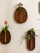 シンプルなデザインの木製壁掛け花器【アートな装飾・禅スタイル】