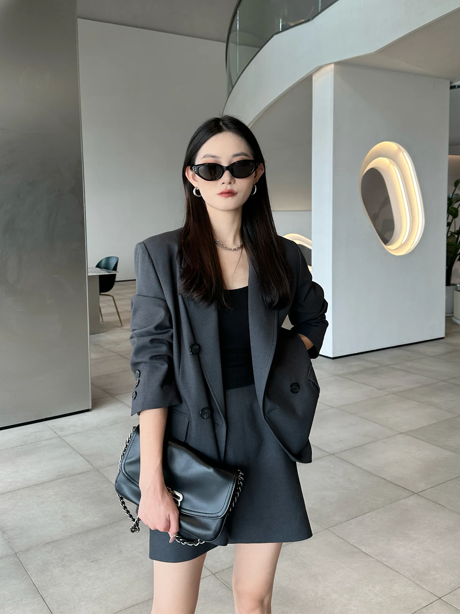大人可愛い服 40代コーデの完全ガイド｜ゆったりシルエットと自然な色使いで失敗しない