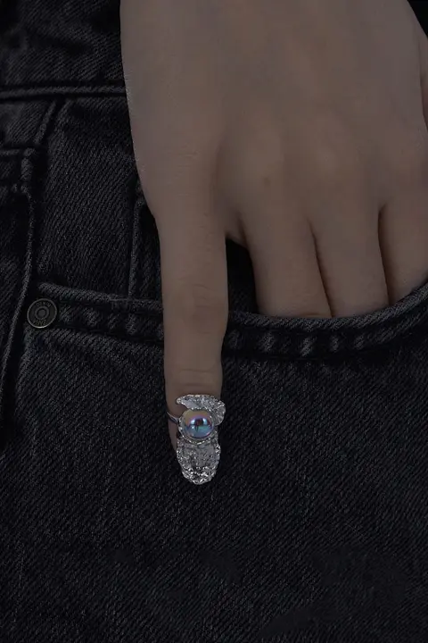 金属素材の指尖リング【オープンデザイン・調整可能・スタイリッシュアクセサリー】