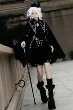 ゴシックロリータ風 バットケープコートとショートパンツ【秋冬用・個性的デザイン】（セットアップ対応）