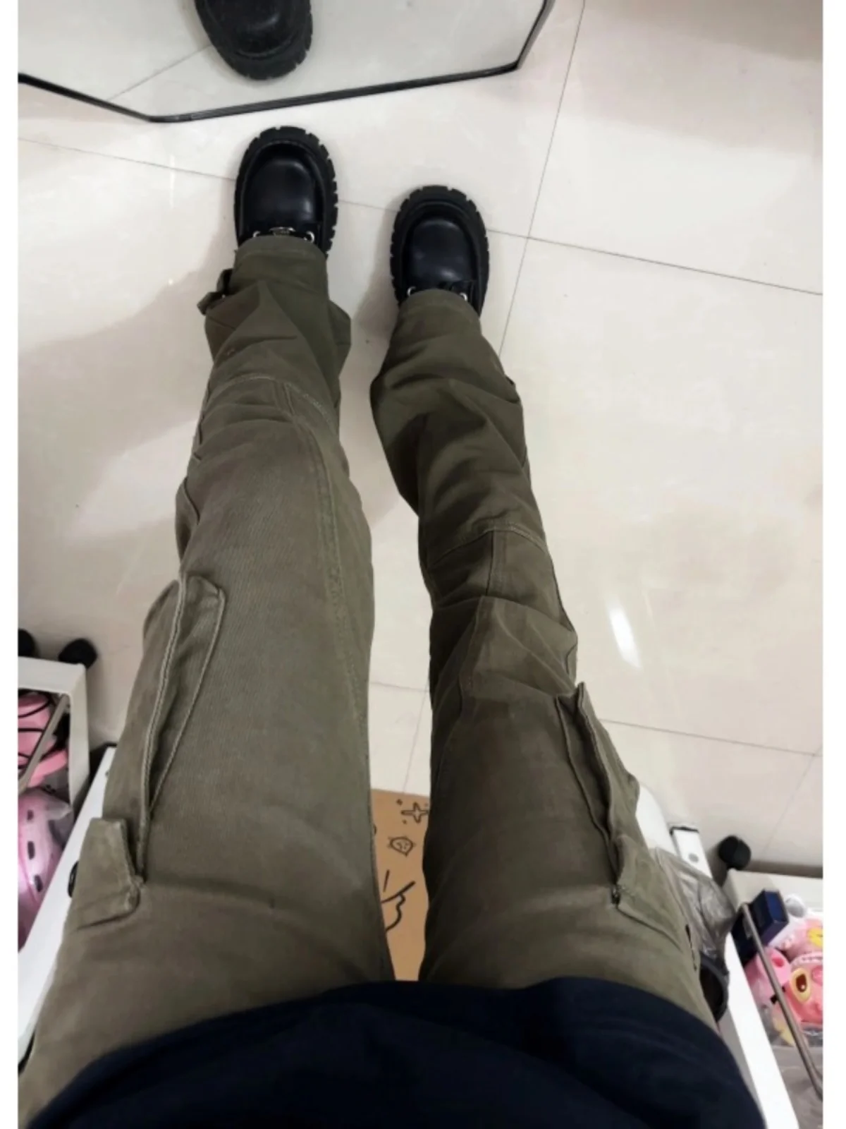 カーゴパンツ ブーツ レディース おすすめ4選：通勤からランチまで使えるシーン別選び方