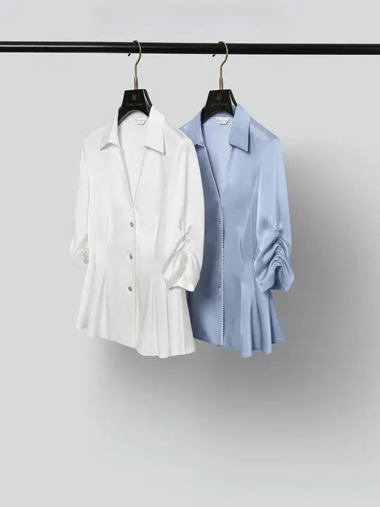 高級感あふれるダブルフェイスサテンシャツ【X型・パール装飾・エレガントデザイン】